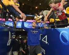 勇士队长克雷谈厌倦接受手术，希望早日回归赛场的简单介绍